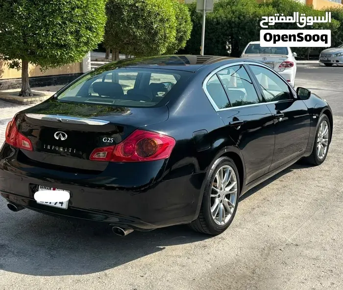 Infiniti G25 2012 photo 2