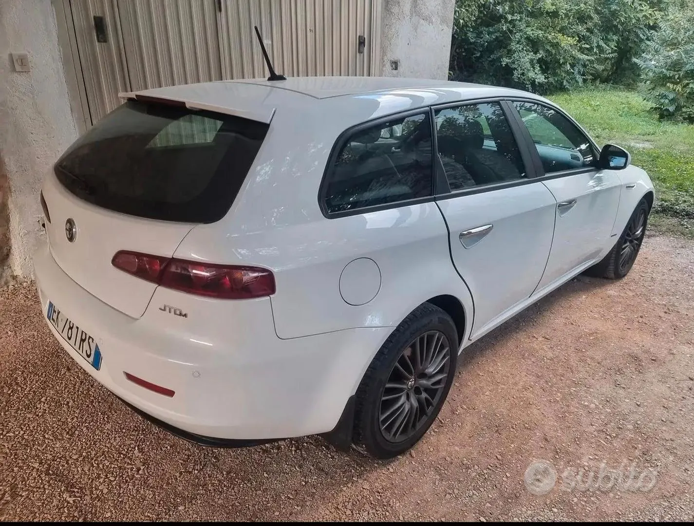 Alfa Romeo 159 2010 photo 5