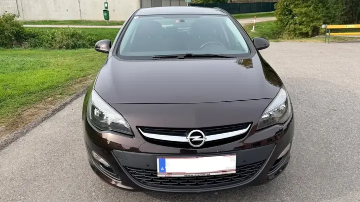 Opel Astra J