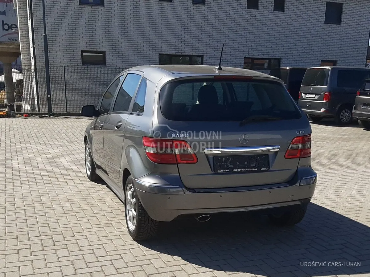 Mercedes-Benz B 180 2010 photo 4