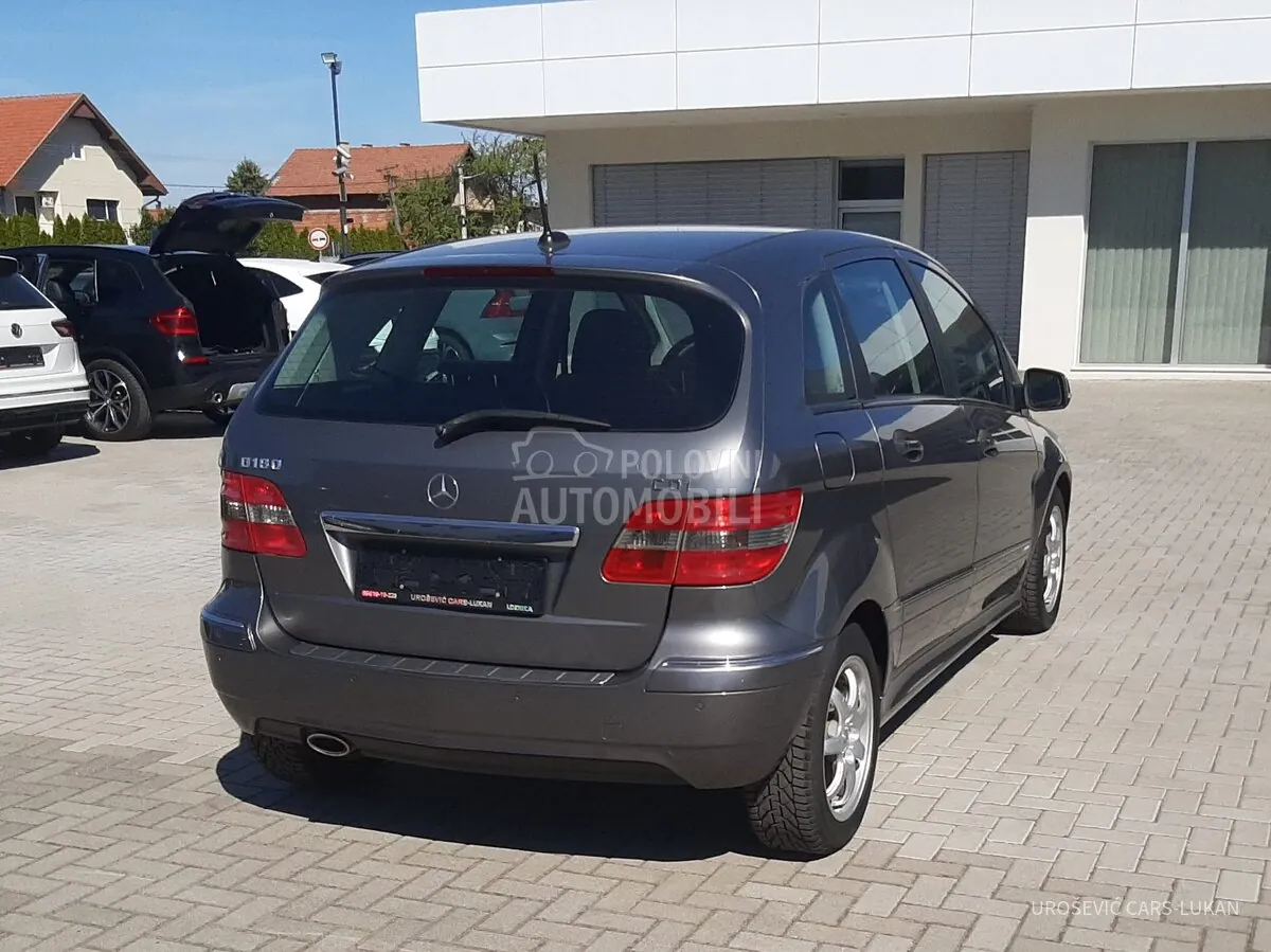Mercedes-Benz B 180 2010 photo 3