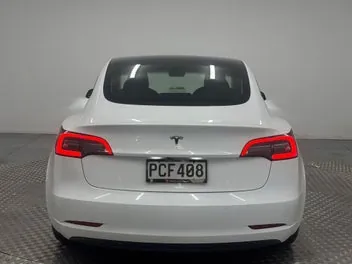 Tesla Model 3 2022 photo 5