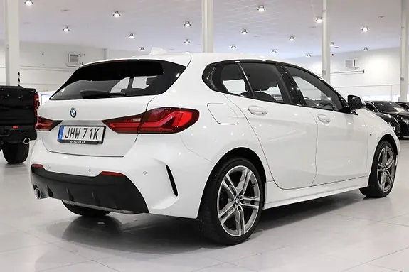 BMW 118I 2022 photo 4