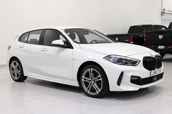 BMW 118I 2022 photo 3