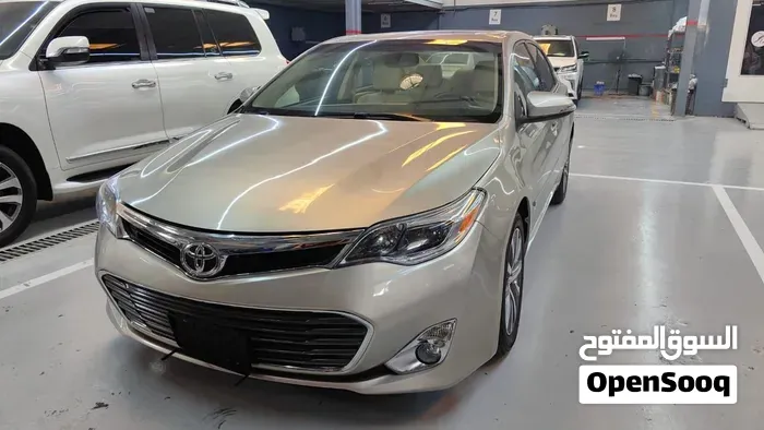 Toyota Avalon 2013 photo 2