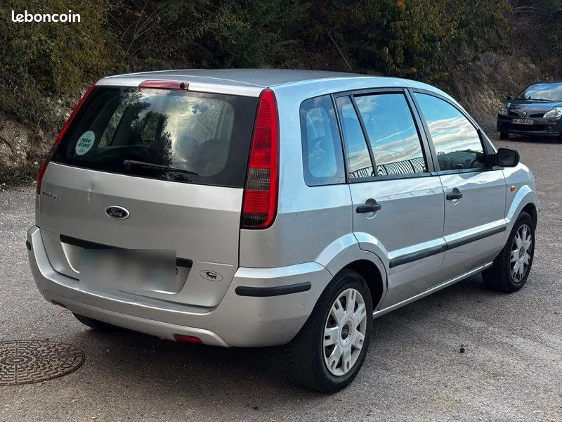 Ford Fusion 2003 photo 3