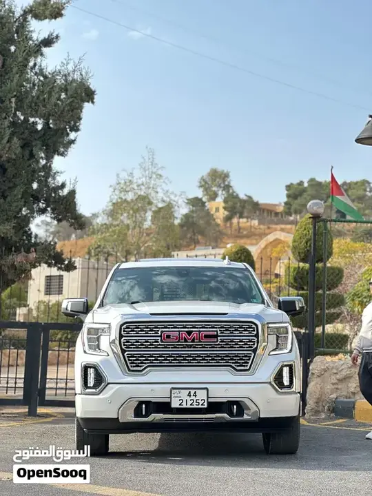 GMC Sierra