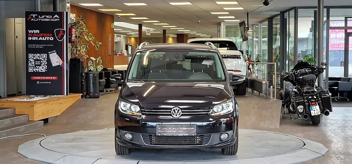 Volkswagen Touran 2013 photo 2