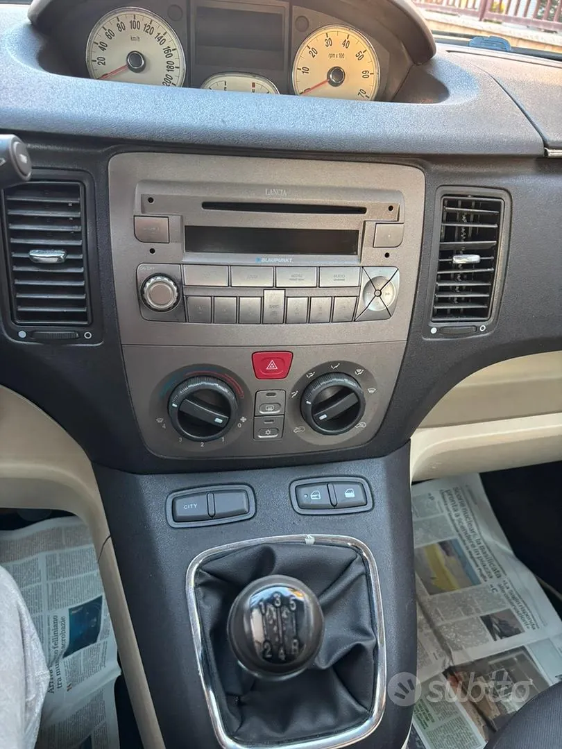 Lancia Musa 2005 photo 4