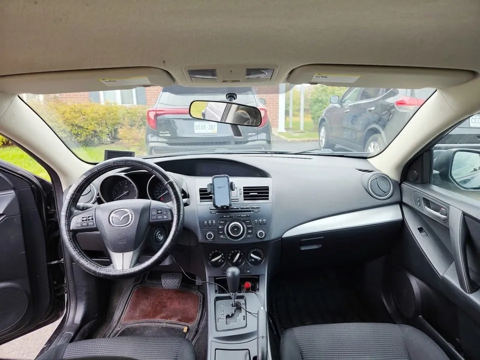 Mazda 3 2012 photo 3