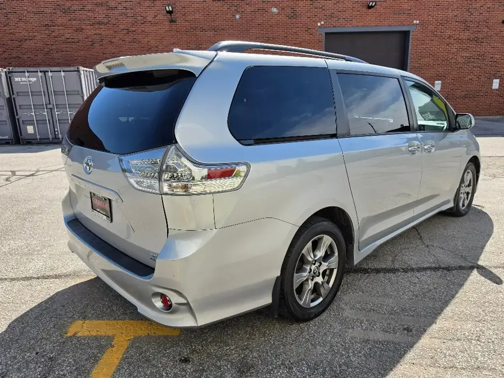 Toyota Sienna 2019 photo 5