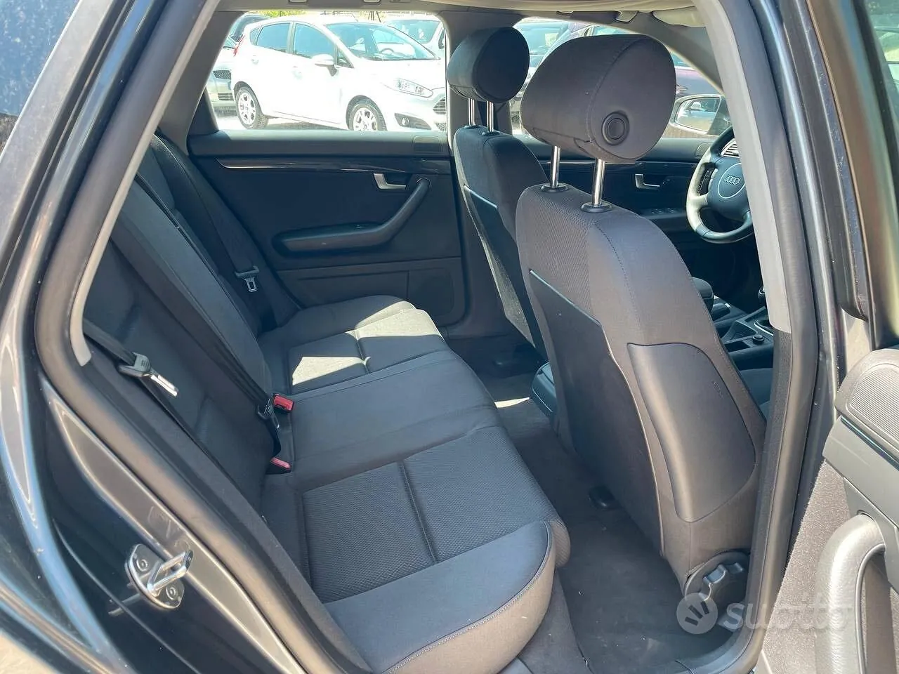 Audi A4 2004 photo 4