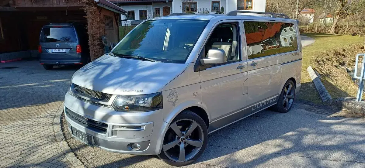 Volkswagen Multivan 2009 photo 3
