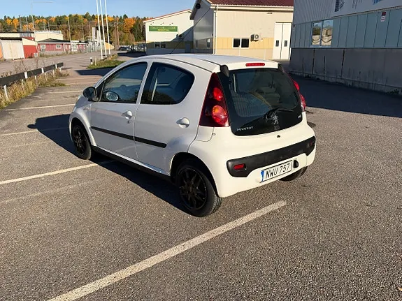 Peugeot 107 2013 photo 5