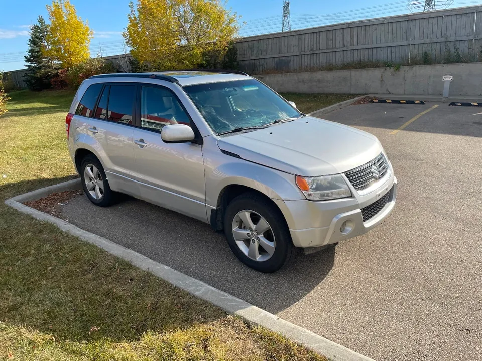 Suzuki Grand Vitara 2010 photo 2