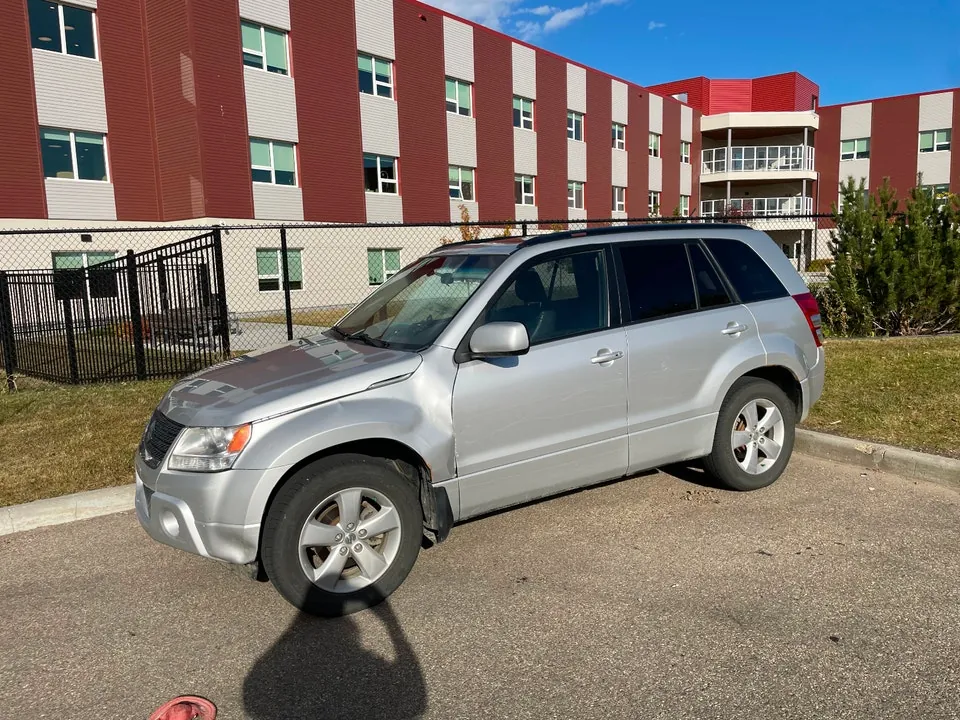 Suzuki Grand Vitara 2010 photo 4
