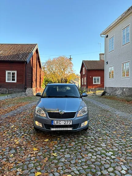 Skoda Fabia 2012 photo 2
