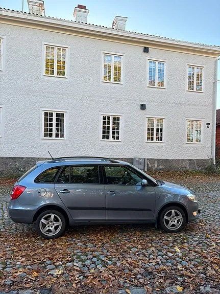 Skoda Fabia 2012 photo 4