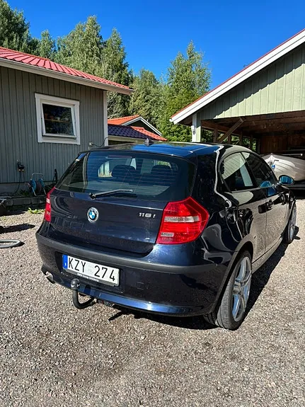 BMW 116I 2009 photo 2