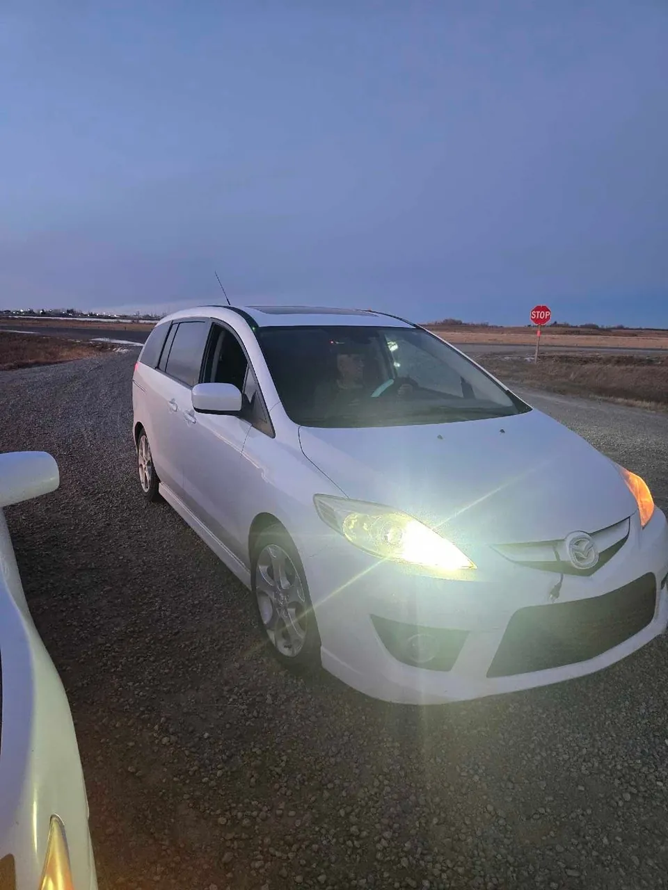 Mazda 5 2010 photo 2