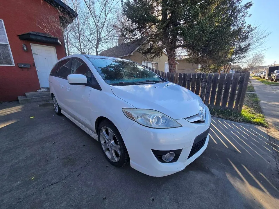 Mazda 5 2010 photo 4