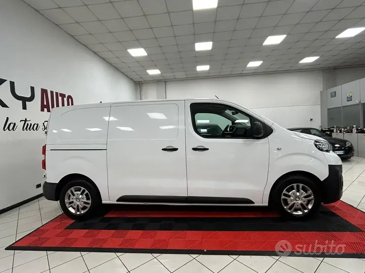 Peugeot Expert 2021 photo 4