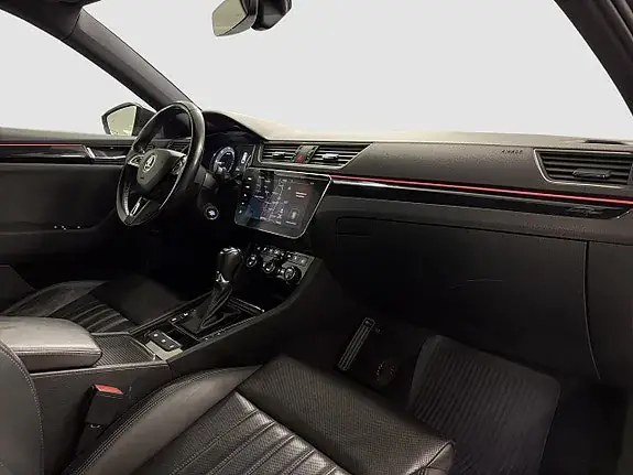 Skoda Superb 2018 photo 5