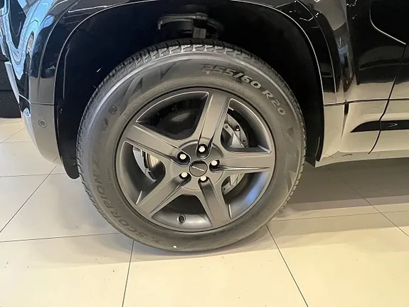 Land Rover Defender 110 2026 photo 4