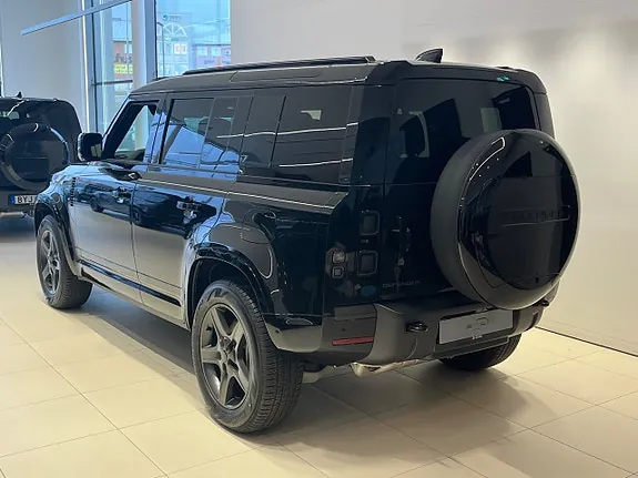 Land Rover Defender 110 2026 photo 2