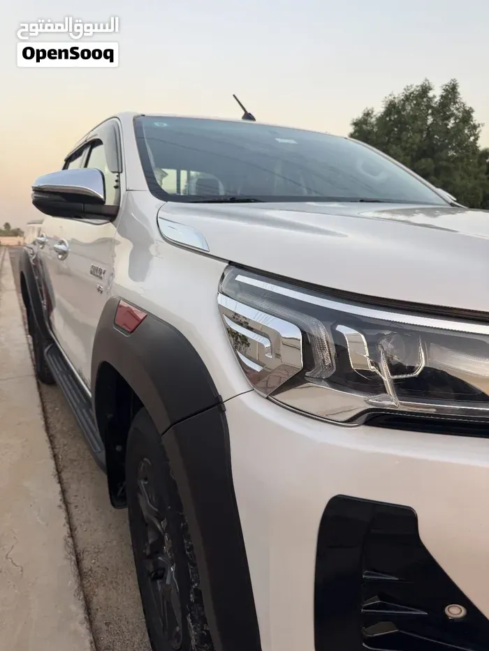 Toyota Hilux 2024 photo 2