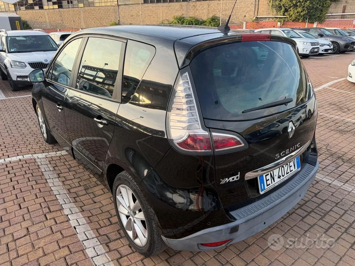 Renault Scenic 2012 photo 4