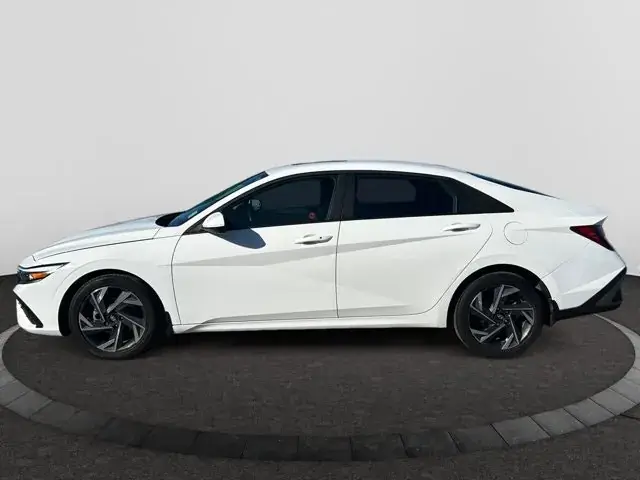 Hyundai Elantra 2025 photo 2