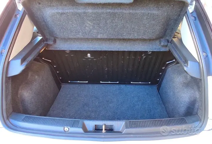 Fiat Punto 2011 photo 2