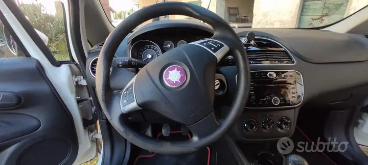 Fiat Punto 2011 photo 4