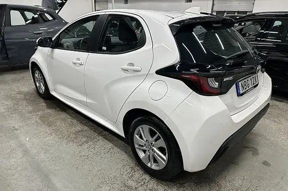 Toyota Yaris 2023 photo 3
