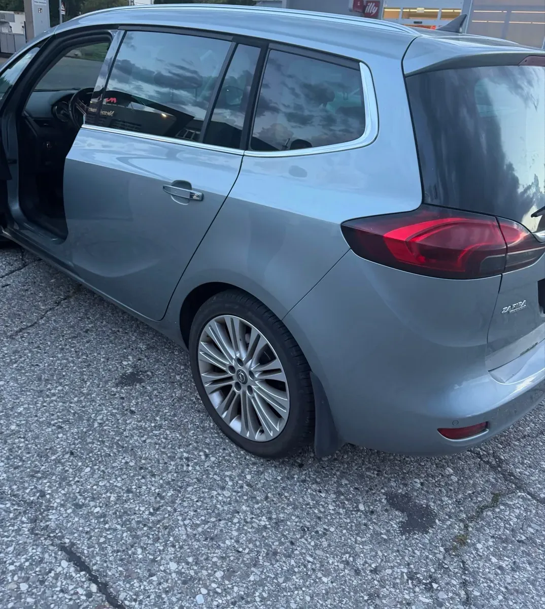 Opel Zafira Tourer 2012 photo 3