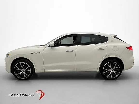 Maserati Levante 2017 photo 4