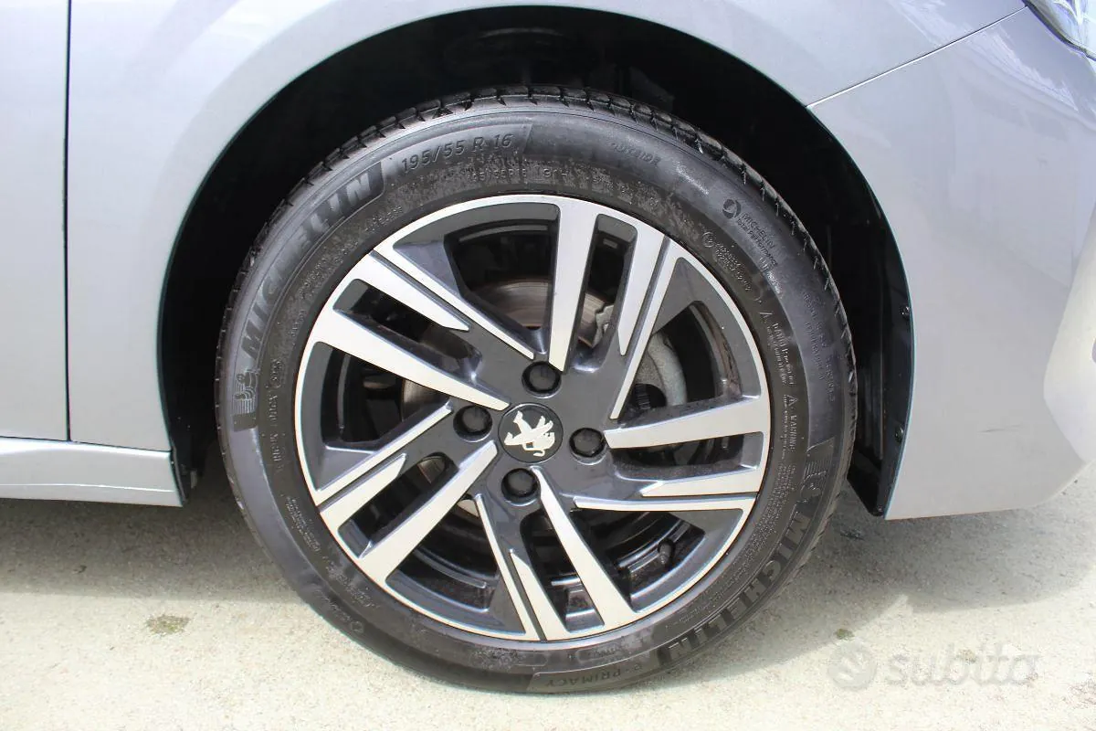 Peugeot 208 2024 photo 4