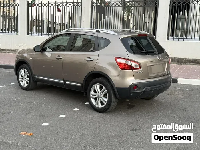 Nissan Qashqai 2014 photo 2