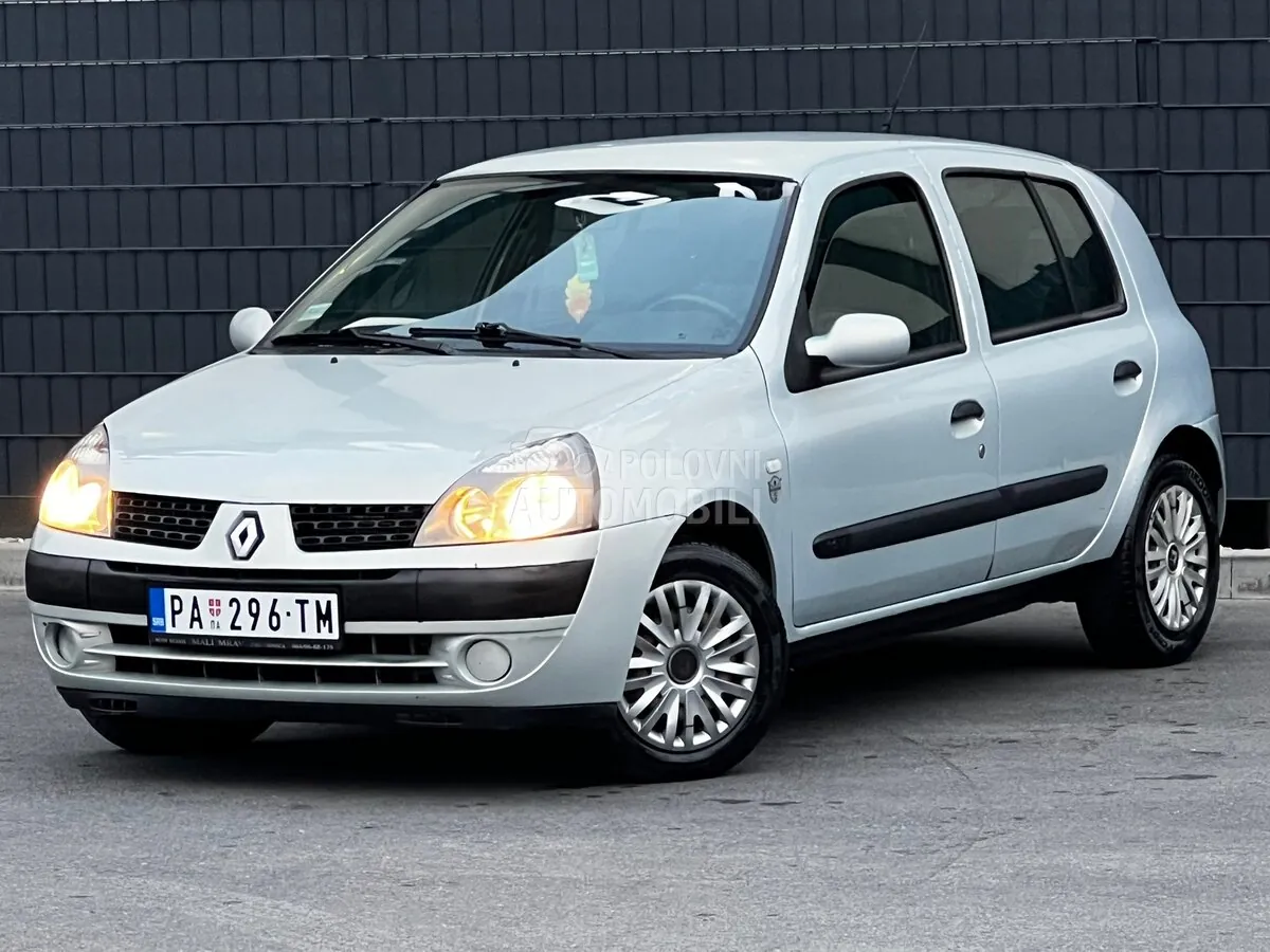 Renault Clio 2003 photo 2