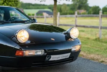 Porsche 928 photo 2