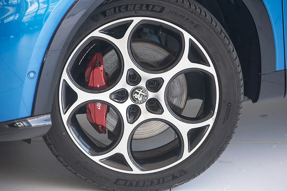 Alfa Romeo Tonale 2024 photo 2