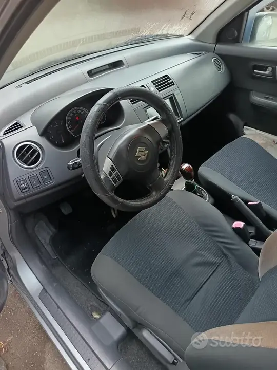 Suzuki Swift 2008 photo 3