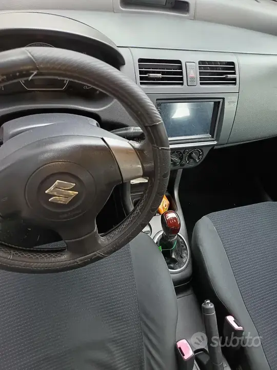 Suzuki Swift 2008 photo 4