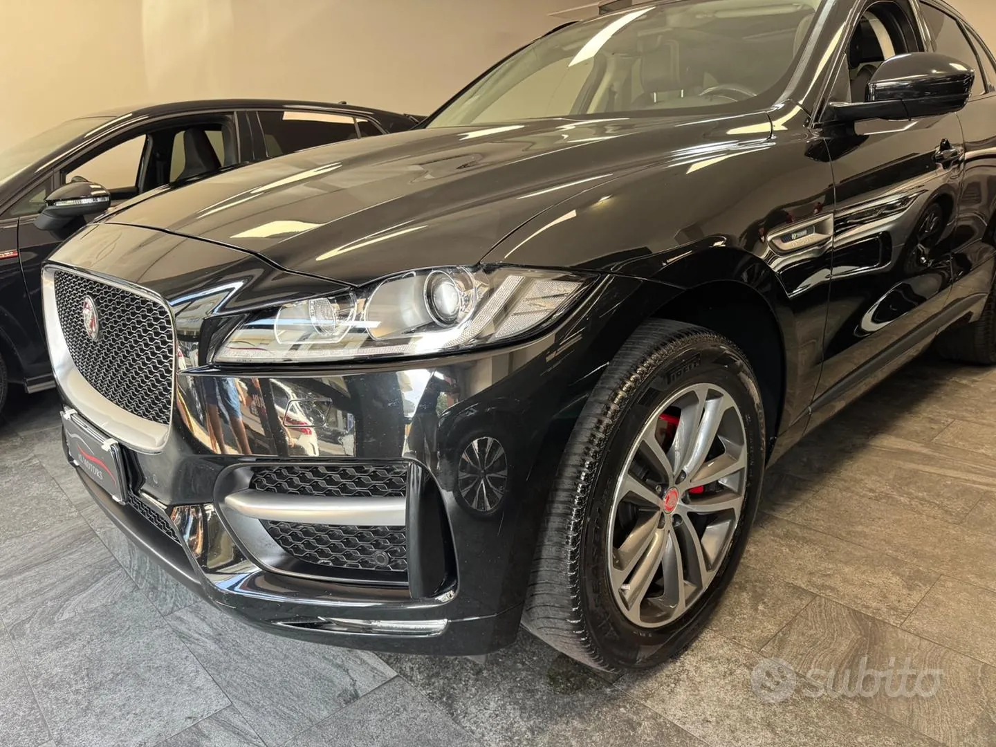 Jaguar F-Pace 2018 photo 4