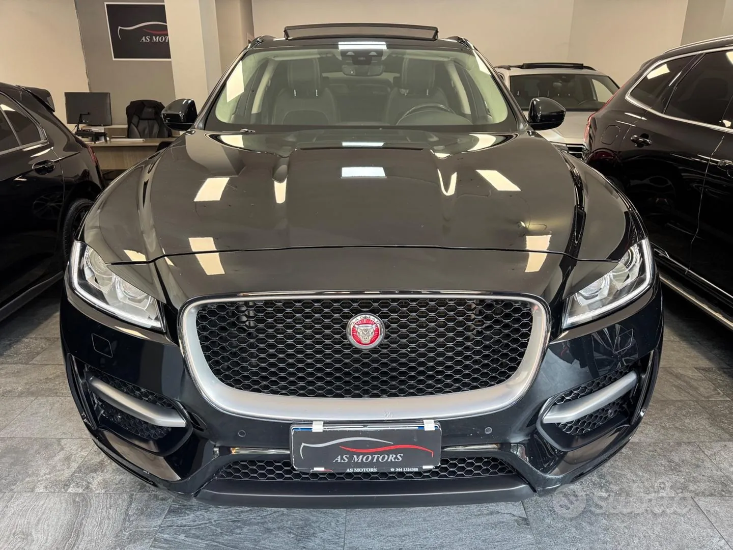 Jaguar F-Pace 2018 photo 2
