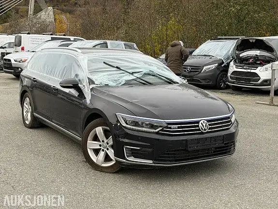 Volkswagen Passat 2016 photo 2