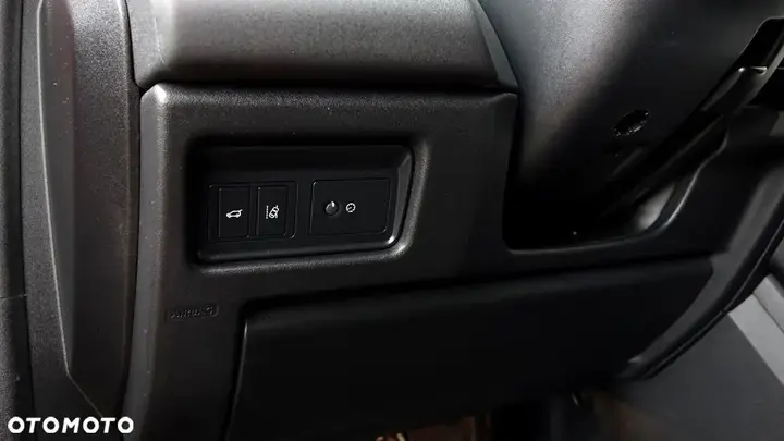 Land Rover Discovery Sport 2019 photo 3