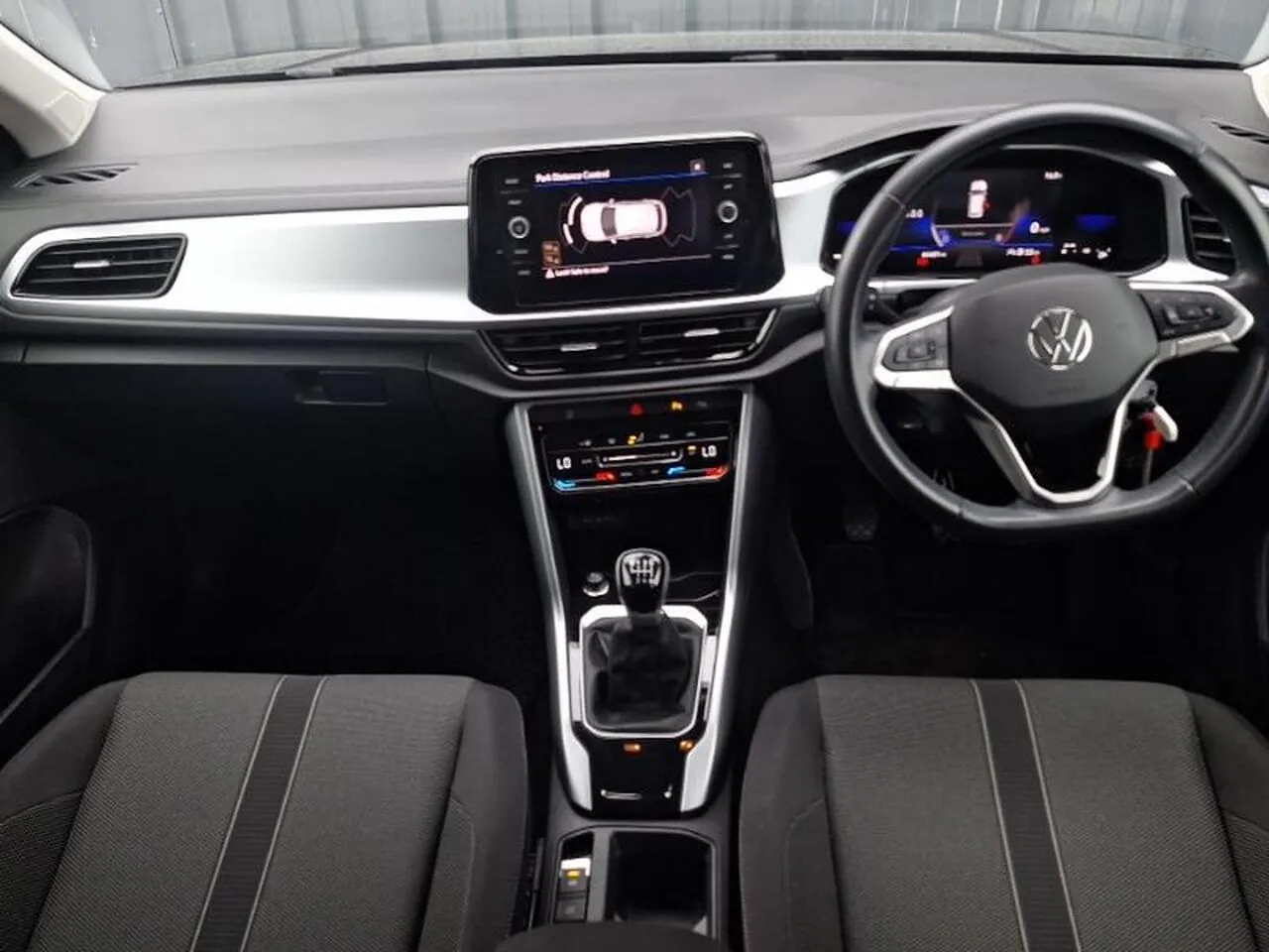 Volkswagen T-Roc 2023 photo 3