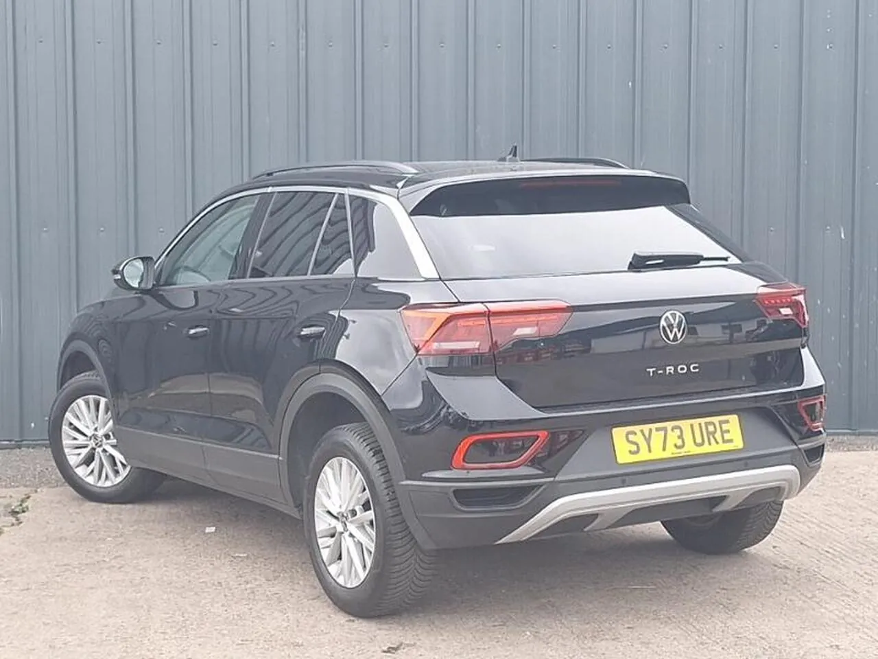 Volkswagen T-Roc 2023 photo 2